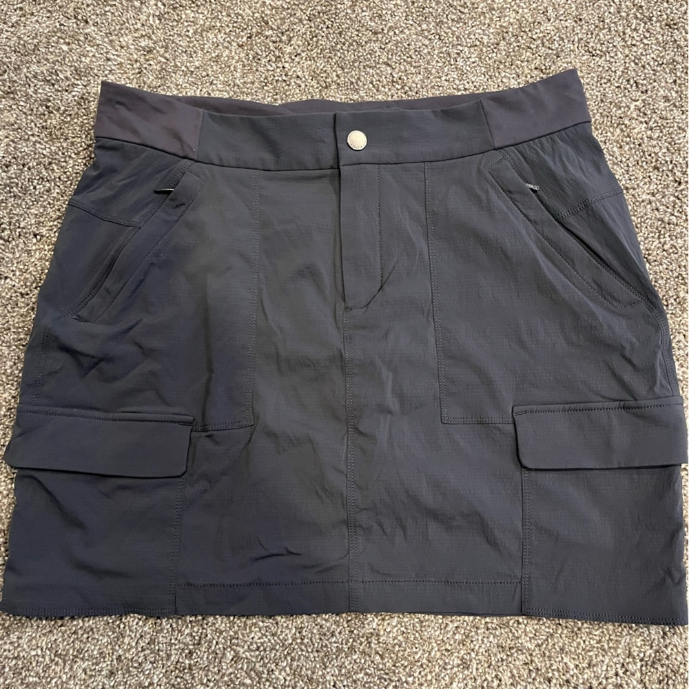Women’s Athleta gray skort